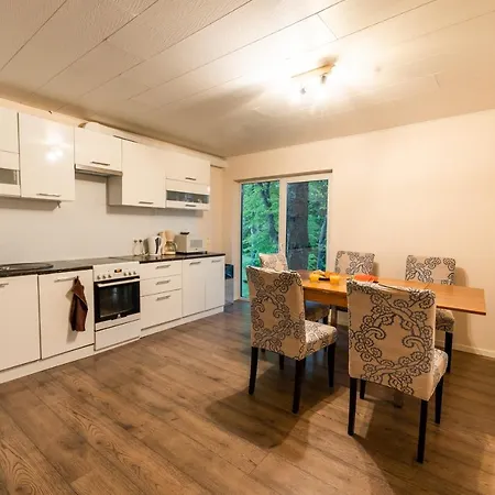 Taalihomes Vanakuela Puhkemaja - Saun Ja Kuemblustuenn Hinnas Шале Vanakula (Polva)