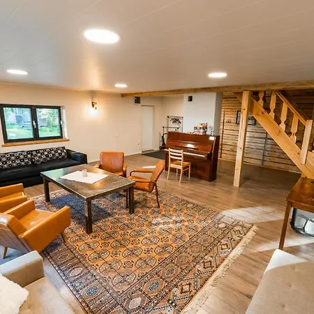 Taalihomes Vanakuela Puhkemaja - Saun Ja Kuemblustuenn Hinnas 샬레 Vanakula (Polva)