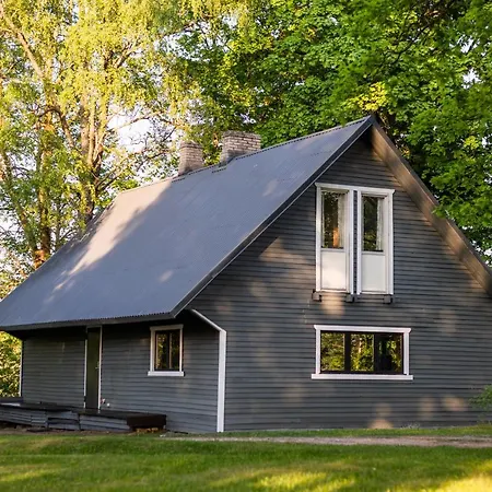 Taalihomes Vanakuela Puhkemaja - Saun Ja Kuemblustuenn Hinnas Шале Vanakula (Polva)