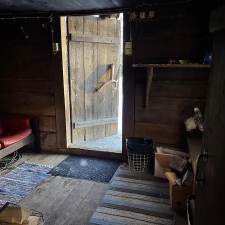 Taalihomes Vanakuela Puhkemaja - Saun Ja Kuemblustuenn Hinnas * Vanakula (Polva)