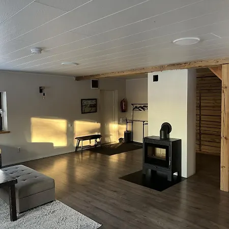 Taalihomes Vanakuela Puhkemaja - Saun Ja Kuemblustuenn Hinnas Chalet Vanakula (Polva)